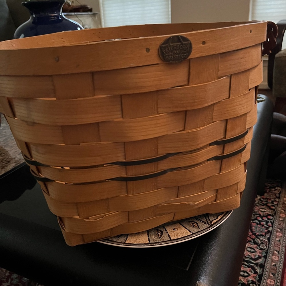 Petersboro picnic basket:  Firm price